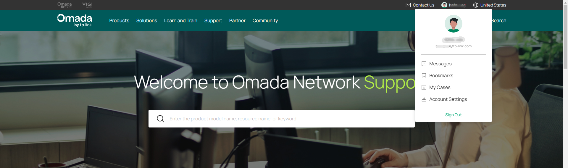Display the Account center entry on the top right corner of the website.